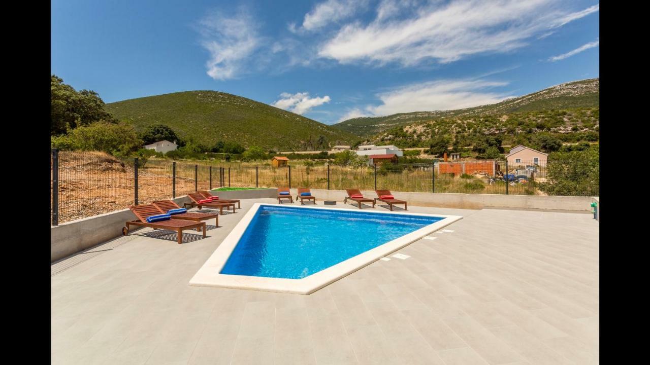 Villa Mila Kastela Kaštel Novi Екстериор снимка